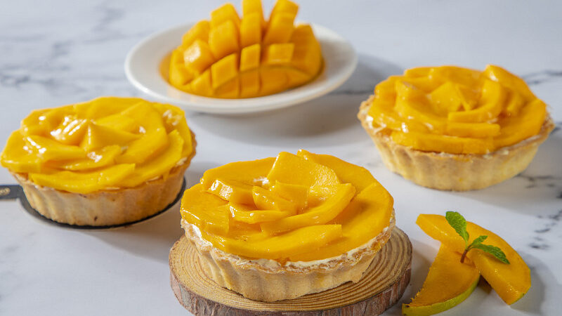 Cremure’s Mango Desserts – Mango Cheesecake and Fresh Mangoes